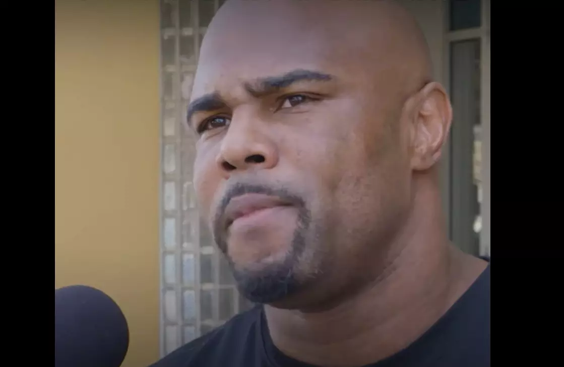 \"There are no unplanned lives\" - former NFL player on abortion