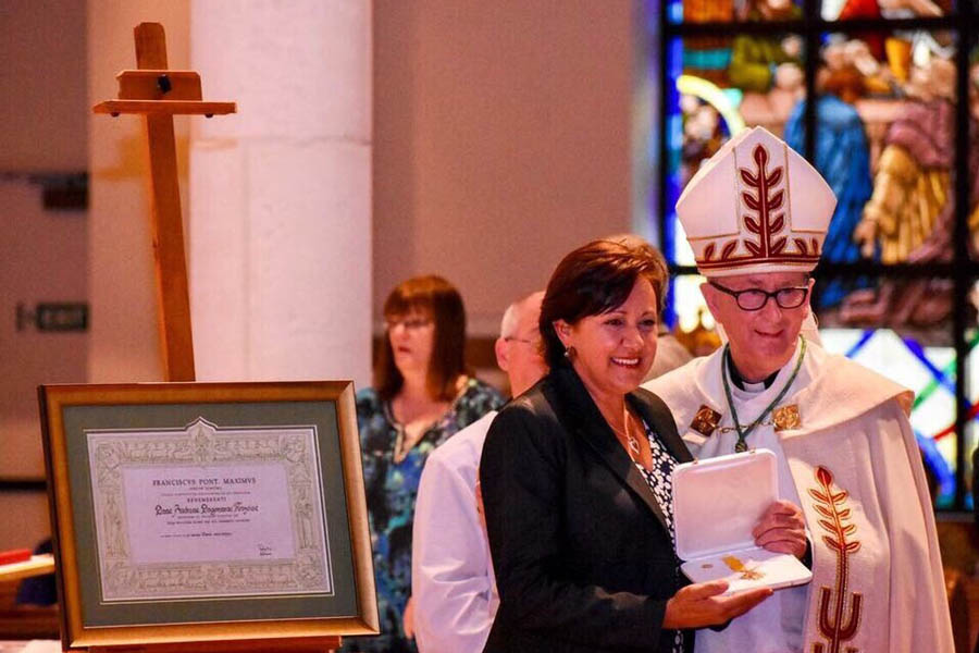 Pope Francis Honors Pro-life Pregnancy Center Head with Special Award