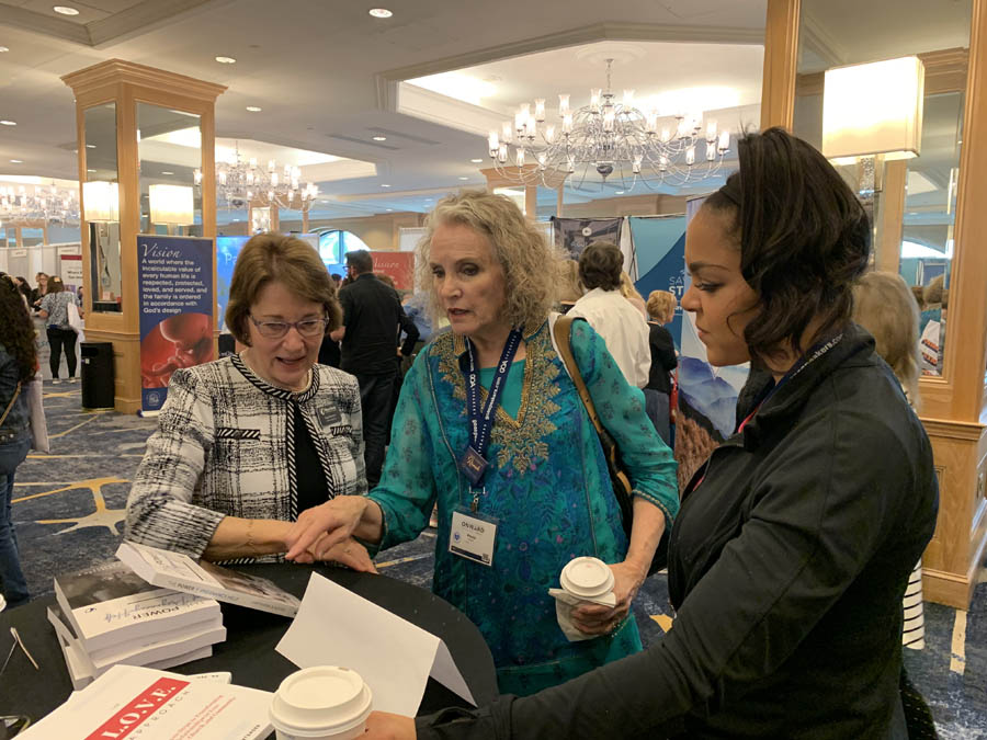 Authors who serve in pregnancy help “tell their own stories” at Heartbeat Conference